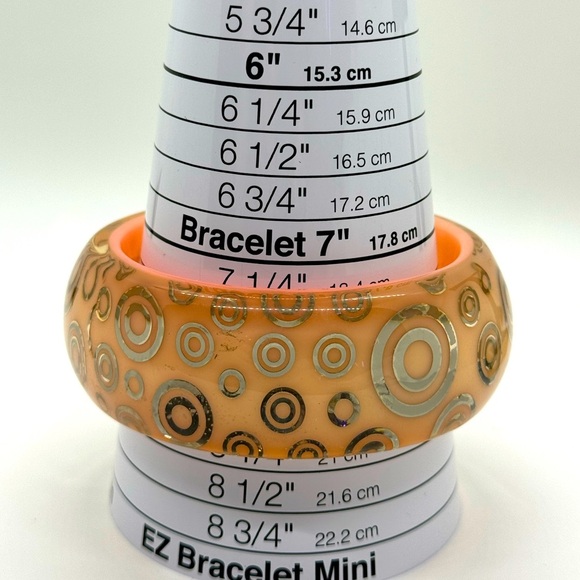 Vintage acrylic bangle. Excellent condition. - Picture 4 of 6